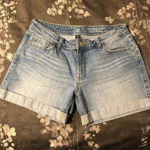 GAP Women’s Sexy Boyfriend Short Size 2